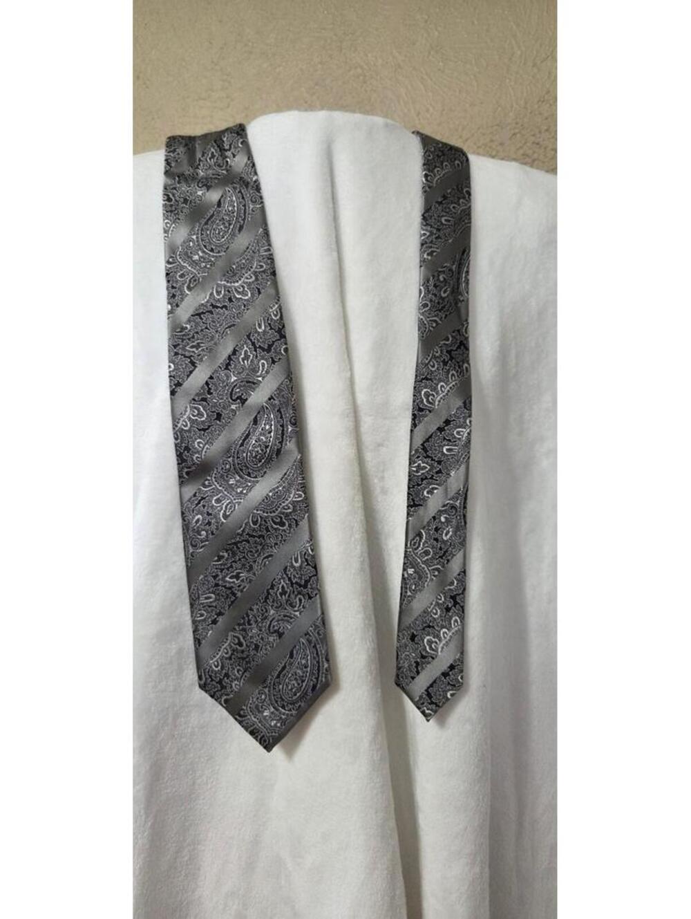 Saville Row Men's Grey Silver Paisley Stripe Tie Classic Necktie